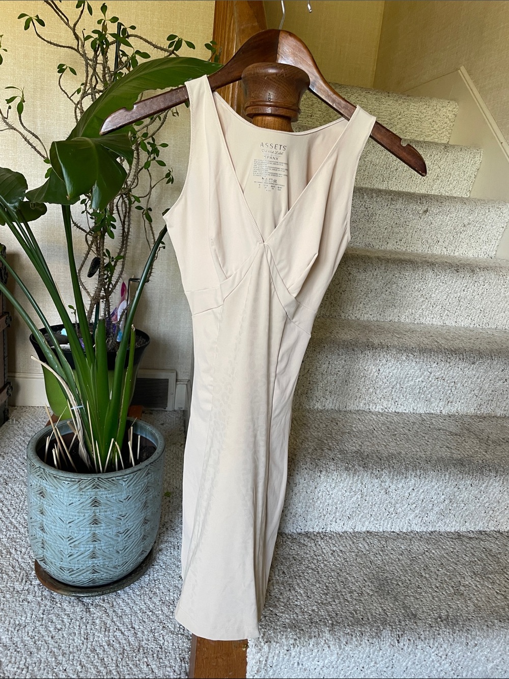 Assets By Spanx Cream V-Neck Sleeveless Shape wear Dress